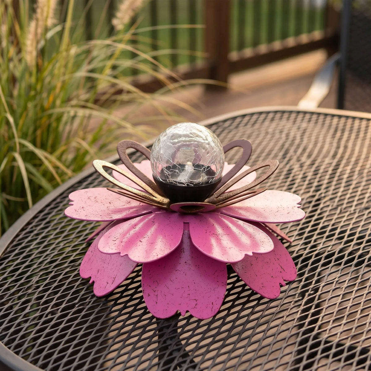 Solar Metal Flower Garden Light for Patio Tables and Garden Decor