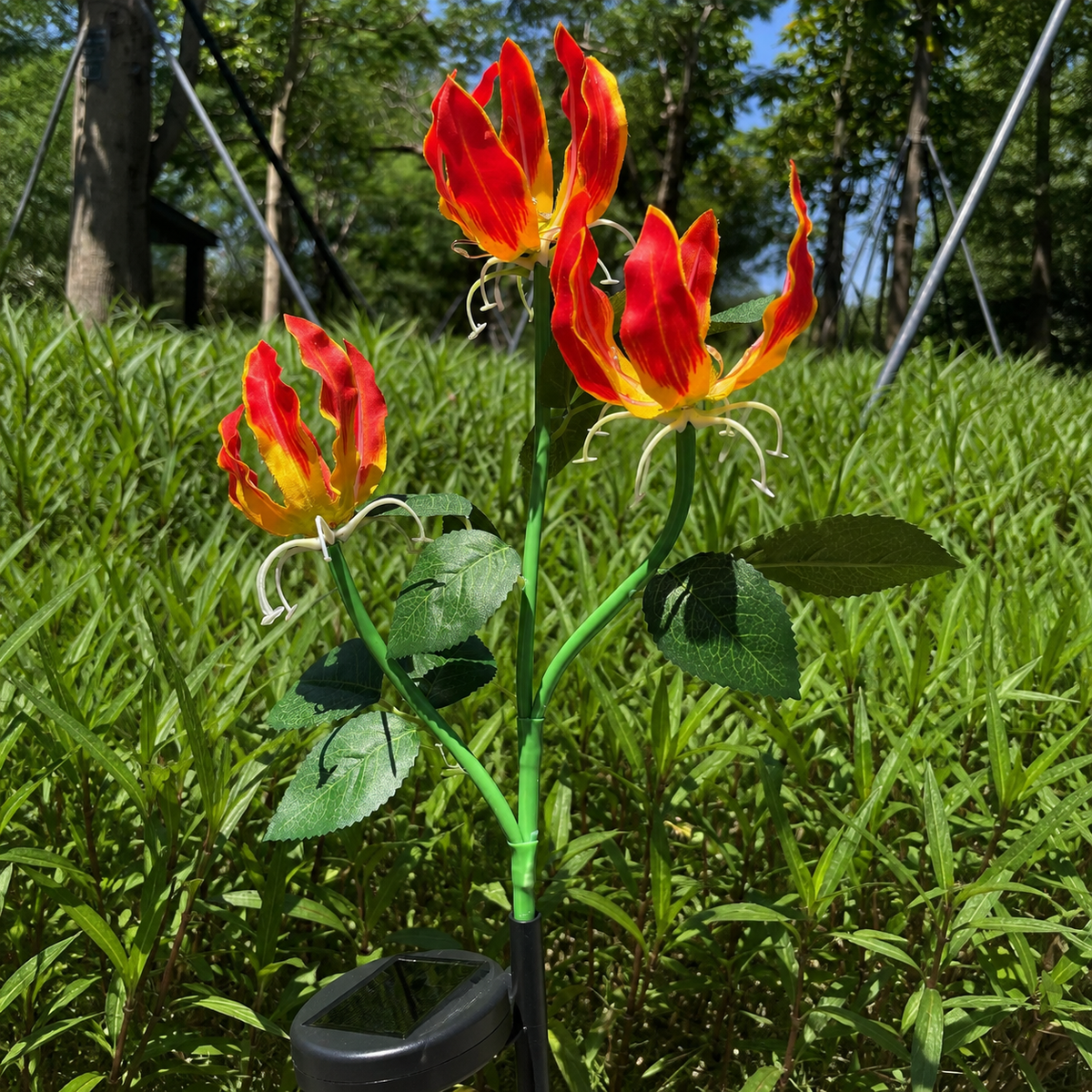 Solar Fire Lily Garden Lights