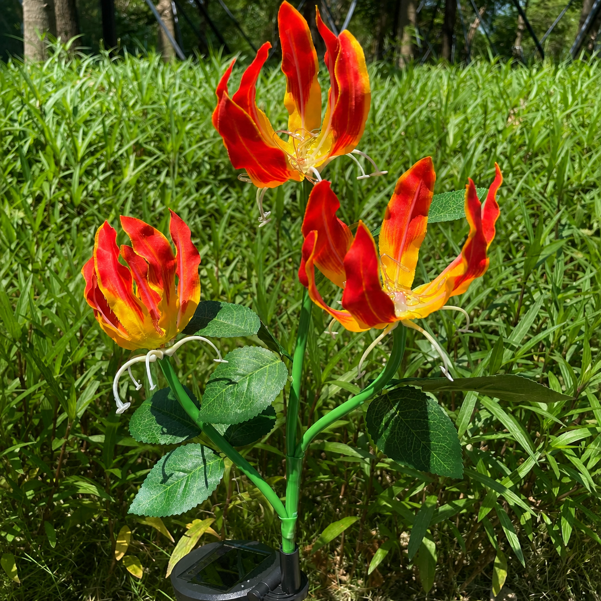 Solar Fire Lily Garden Lights